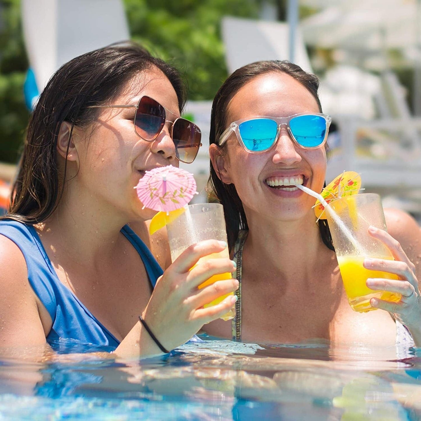 Cocktail Umbrellas for Drinks, Umbrella Drink picks that are 4", Tiki Bars, Picnics, Cake Toppers, Parties, Perfect summer drink decoration!