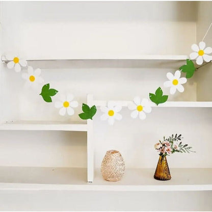Green Leaf Daisy Pull Flag: Birthday Party Decor with Charming Flower Background
